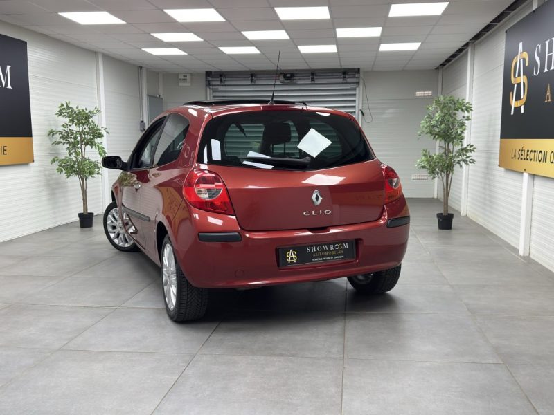 Renault Clio III 1.6 16V 110 - Initiale 3p - Toit Ouvrant 