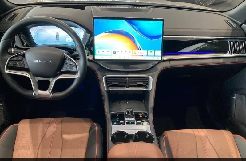 BYD SEAL U DM-i 324ch / Toit pano / HUD / Caméra 360° / Design