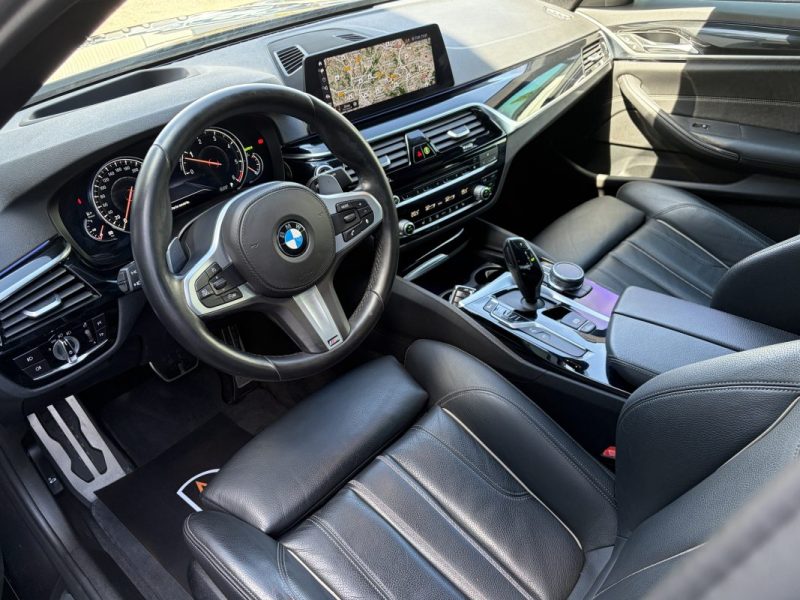 BMW Série 5 - 530dA xDrive 265ch M Sport Toit ouvrant / Park Assist Plus / CarPlay / Tete haute / Si