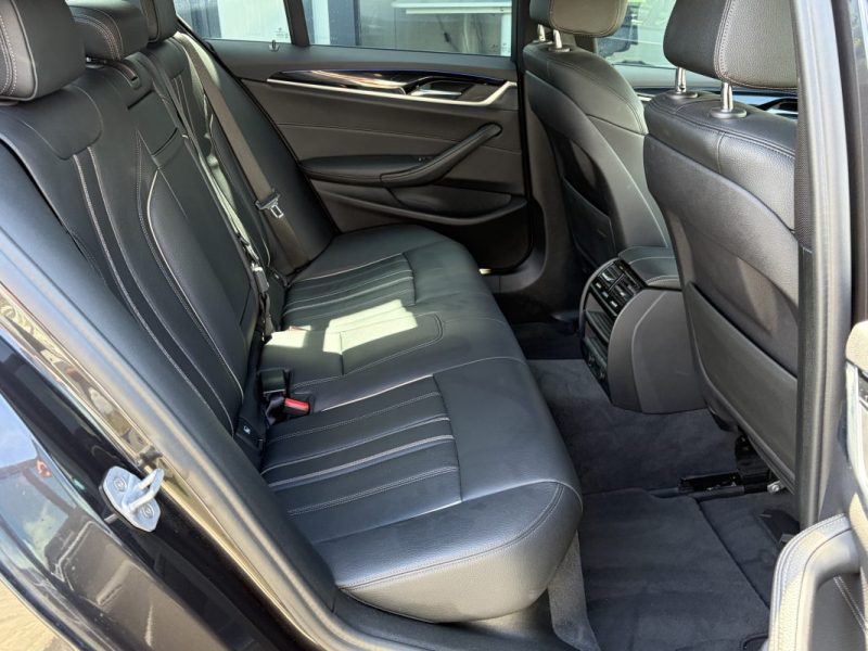 BMW Série 5 - 530dA xDrive 265ch M Sport Toit ouvrant / Park Assist Plus / CarPlay / Tete haute / Si