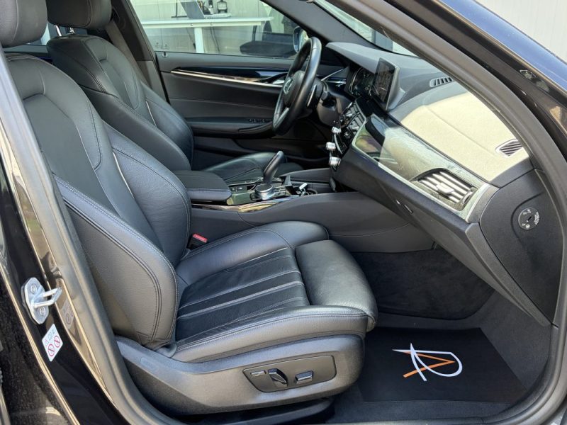 BMW Série 5 - 530dA xDrive 265ch M Sport Toit ouvrant / Park Assist Plus / CarPlay / Tete haute / Si