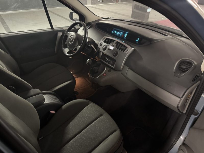 RENAULT SCENIC EXPRESSION 1.9DCI 130 2007