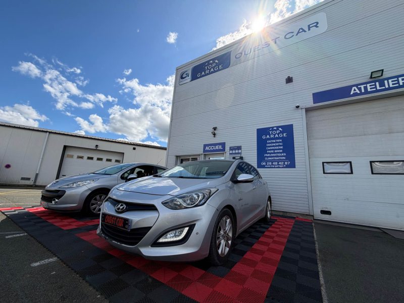 HYUNDAI I30 1.6 CRDI110 PACK SENSATION BLUE DRIVE 