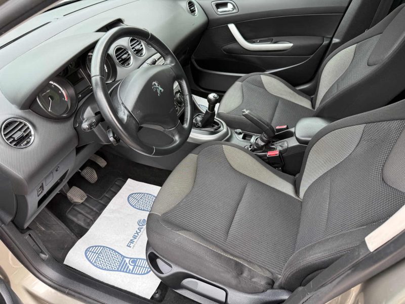 Peugeot 308 SW 1.6 VTi 120 ch Pack Premium - Clim - Break - Attelage - Révisée & Garantie 6 mois