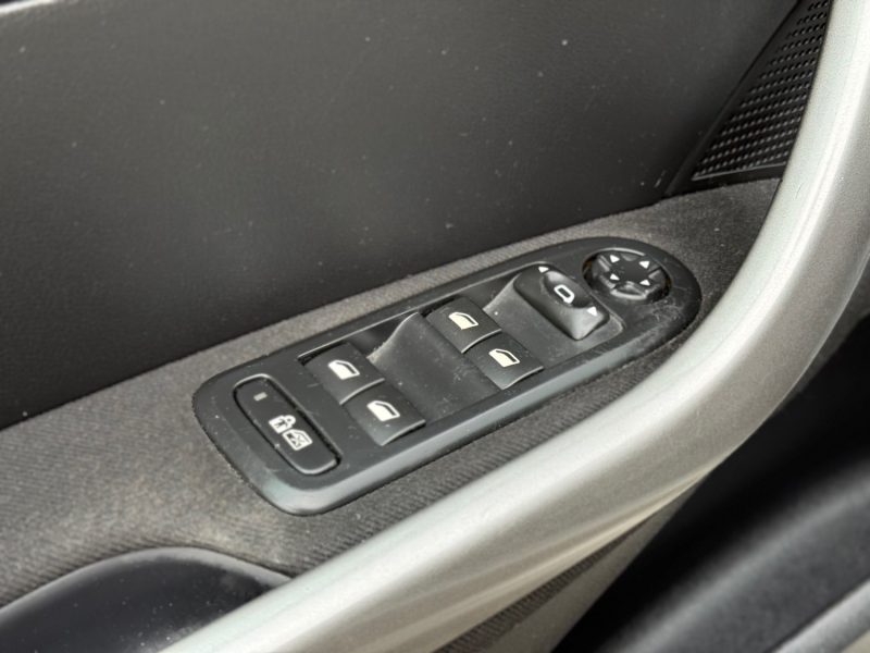 Peugeot 308 SW 1.6 VTi 120 ch Pack Premium - Clim - Break - Attelage - Révisée & Garantie 6 mois