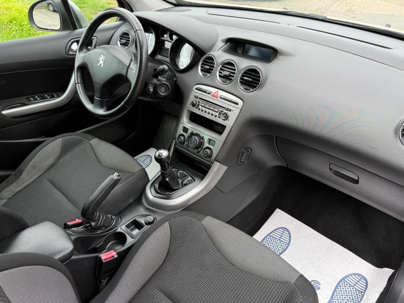 Peugeot 308 SW 1.6 VTi 120 ch Pack Premium - Clim - Break - Attelage - Révisée & Garantie 6 mois