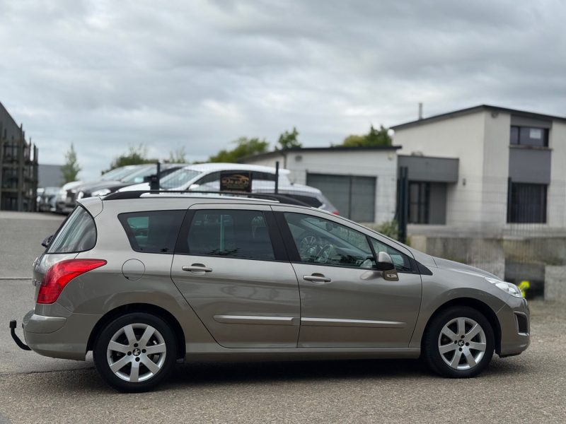 Peugeot 308 SW 1.6 VTi 120 ch Pack Premium - Clim - Break - Attelage - Révisée & Garantie 6 mois
