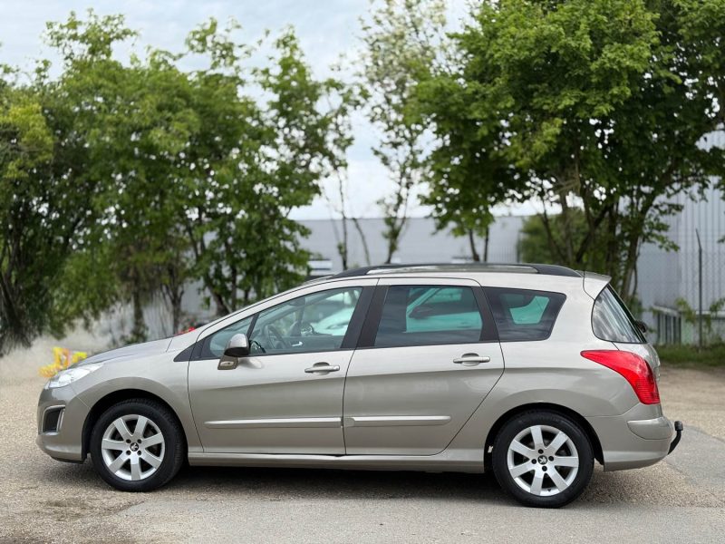 Peugeot 308 SW 1.6 VTi 120 ch Pack Premium - Clim - Break - Attelage - Révisée & Garantie 6 mois