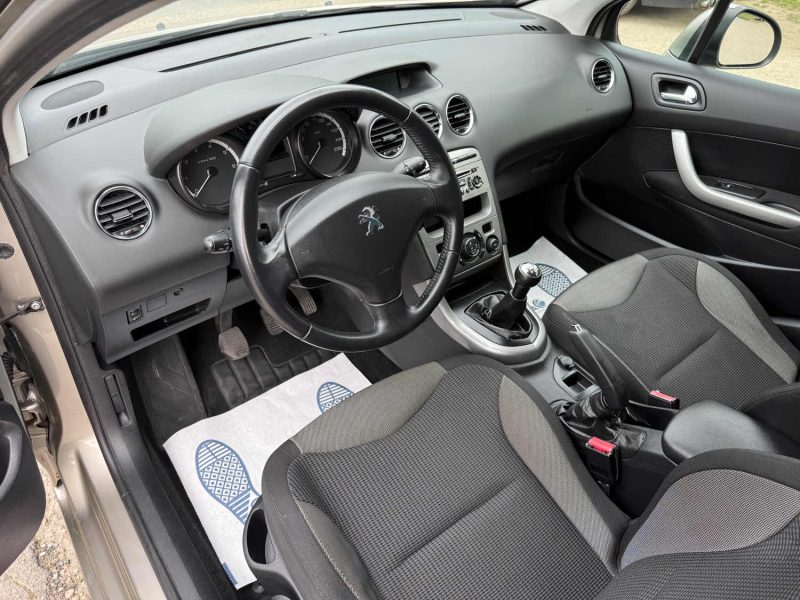 Peugeot 308 SW 1.6 VTi 120 ch Pack Premium - Clim - Break - Attelage - Révisée & Garantie 6 mois