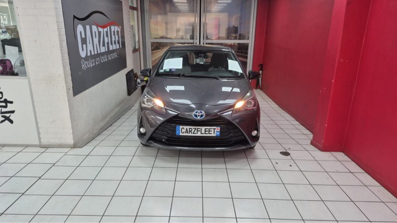 TOYOTA YARIS HYBRIDE 100cv FRANCE BUSINESS/1 ERE MAIN