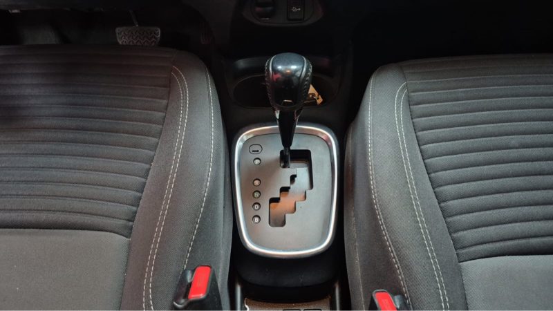  TOYOTA YARIS HYBRIDE 100cv FRANCE BUSINESS/1 ERE MAIN