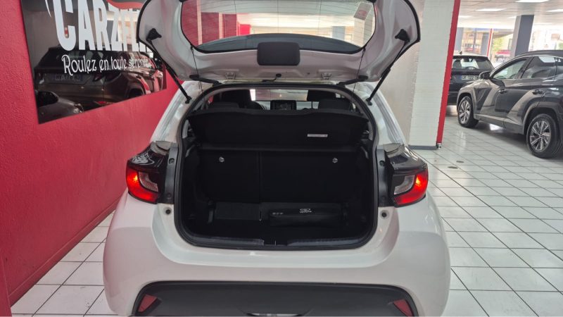 TOYOTA YARIS 4 BERLINE 116cv FRANCE BUSINESS 2022/1 ERE MAIN/TVA RECUPERABLE