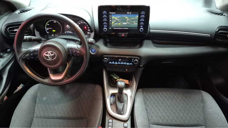 TOYOTA YARIS 4 BERLINE 116cv FRANCE BUSINESS 2022/1 ERE MAIN/TVA RECUPERABLE