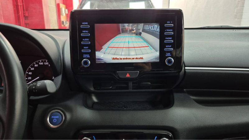 TOYOTA YARIS 4 BERLINE 116cv FRANCE BUSINESS 2022/1 ERE MAIN/TVA RECUPERABLE