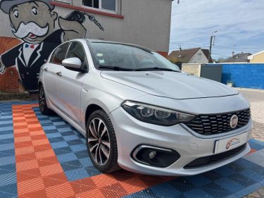 FIAT TIPO BERLINE BICORPS TROIS OU 1.6 D HATCHBACK 120 CV 2017
