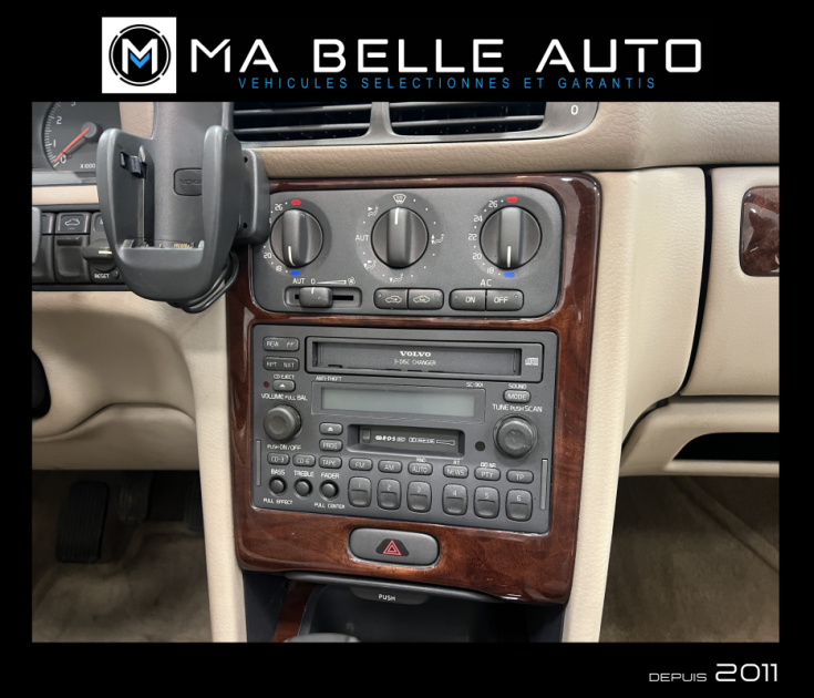 VOLVO C70 CABRIOLET 2.0 TURBO 163 SUMMUM / CARNET COMPLET / 90 euros mensuel