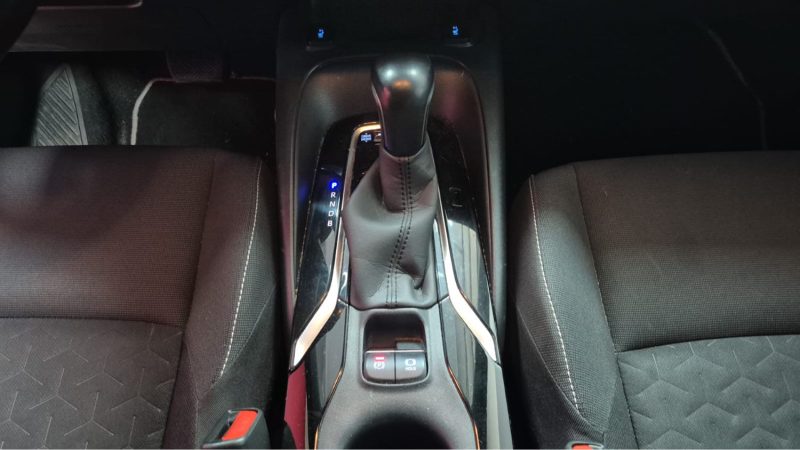 TOYOTA COROLLA BERLINE 122cv DYNAMIC BUSINESS/1 ERE MAIN/TVA RECUPERABLE