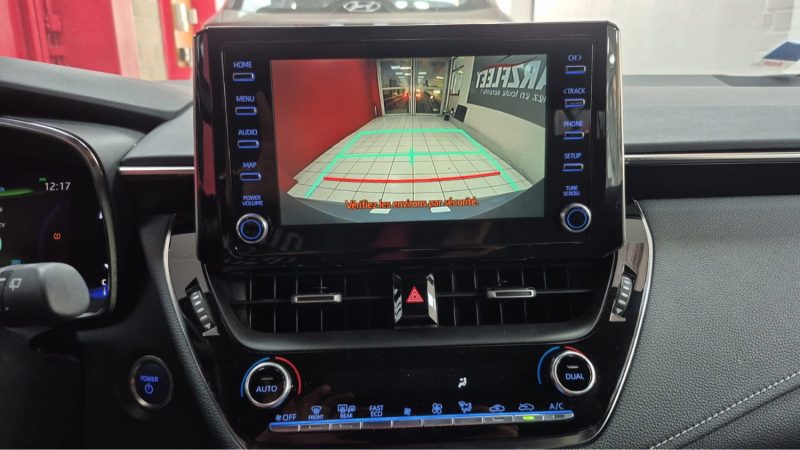 TOYOTA COROLLA BERLINE 122cv DYNAMIC BUSINESS/1 ERE MAIN/TVA RECUPERABLE