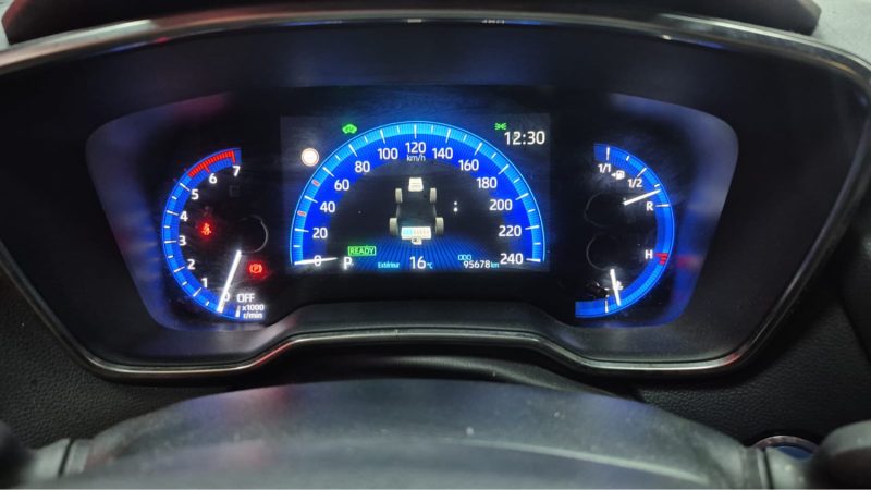 TOYOTA COROLLA BERLINE 122cv DYNAMIC BUSINESS/1 ERE MAIN/TVA RECUPERABLE