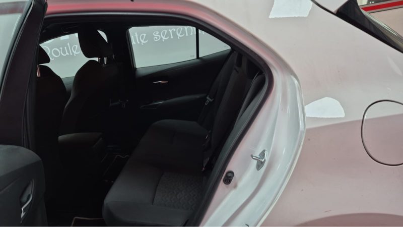 TOYOTA COROLLA BERLINE 122cv DYNAMIC BUSINESS/1 ERE MAIN/TVA RECUPERABLE