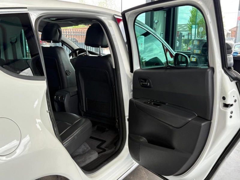 🔹 PEUGEOT 3008 1.6 HDI 115 Féline🌅 Toit panoramique ✨ Intérieur cuir🛡️ Garantie 6 mois
