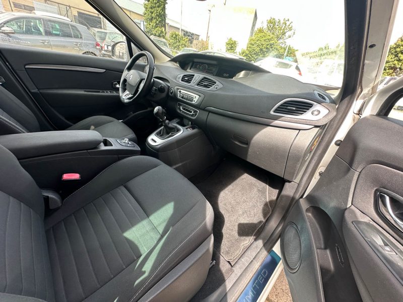 RENAULT SCENICIII 1.5 DCI 110CH LIMITED ECO² EURO6 7 PLACES 2015 2016