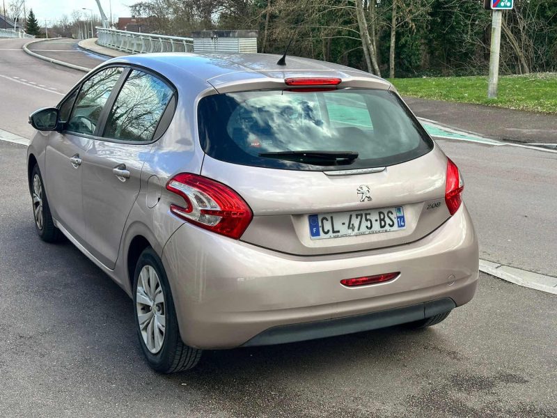 PEUGEOT 208 1.2 82CH