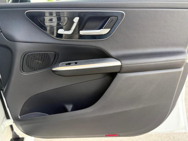 MERCEDES GLC 300e 4MATIC 204ch / Toit pano / Attelage / Sièges chauffants / AMG Line