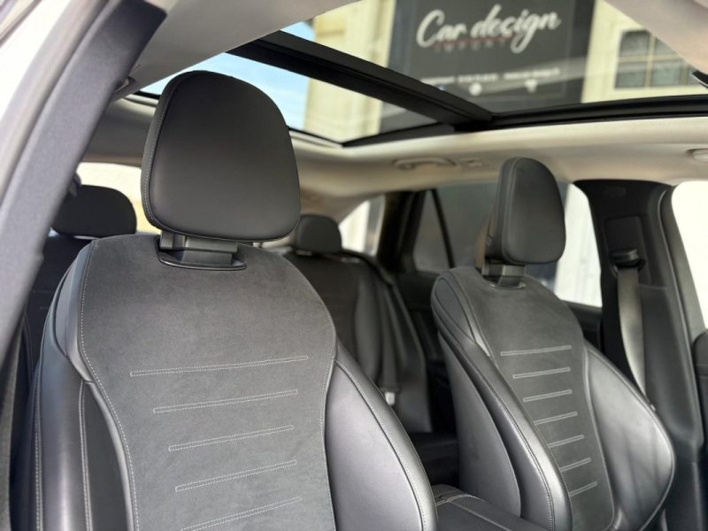 MERCEDES GLC 300e 4MATIC 204ch / Toit pano / Attelage / Sièges chauffants / AMG Line