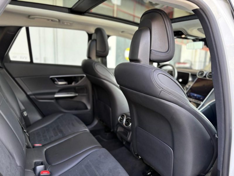 MERCEDES GLC 300e 4MATIC 204ch / Toit pano / Attelage / Sièges chauffants / AMG Line