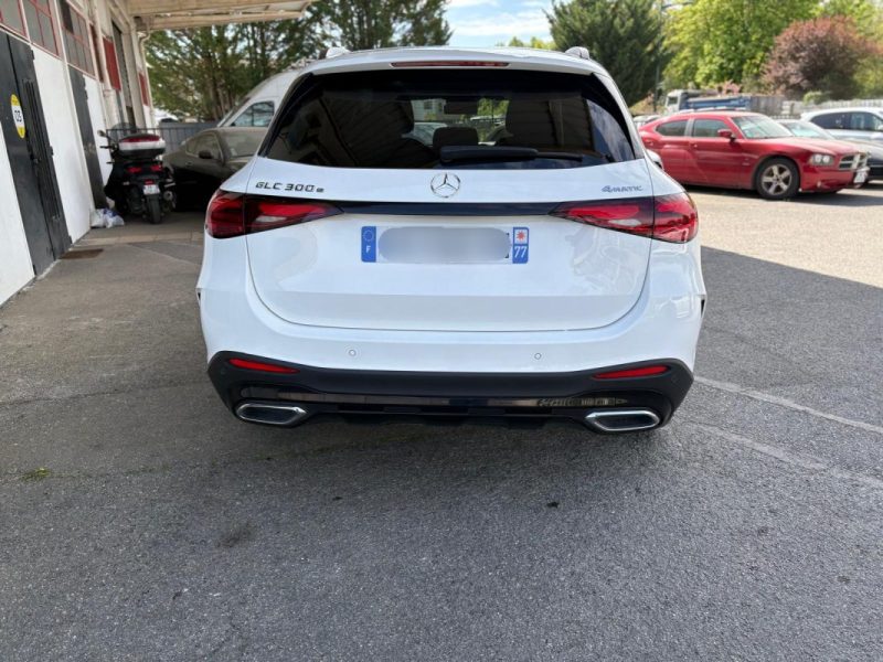 MERCEDES GLC 300e 4MATIC 204ch / Toit pano / Attelage / Sièges chauffants / AMG Line