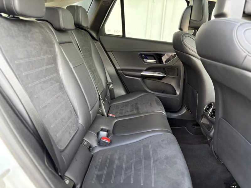 MERCEDES GLC 300e 4MATIC 204ch / Toit pano / Attelage / Sièges chauffants / AMG Line