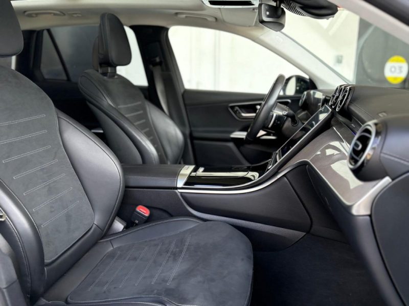 MERCEDES GLC 300e 4MATIC 204ch / Toit pano / Attelage / Sièges chauffants / AMG Line