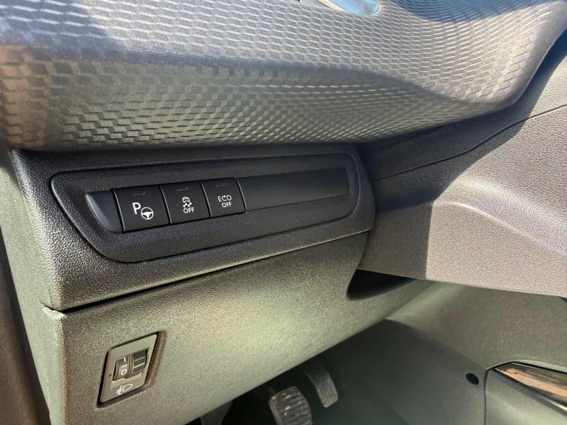 PEUGEOT 2008  1.6 BLUEHDI 120 ALLURE 