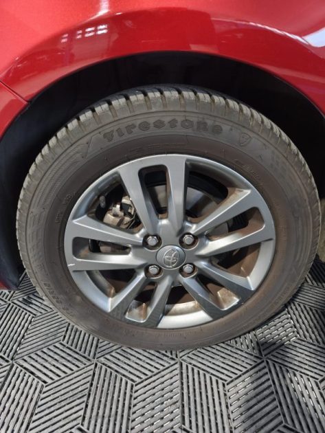TOYOTA YARIS 100cv VVT-I DYNAMIC 5P faible kilométrage 