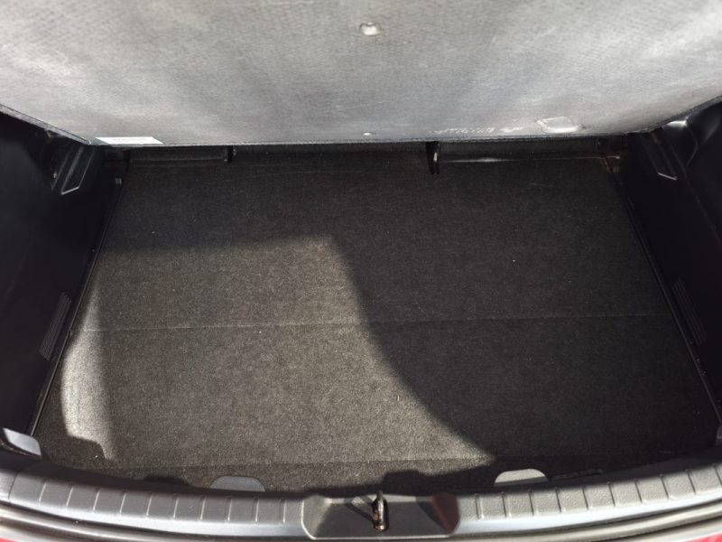 TOYOTA YARIS 100cv VVT-I DYNAMIC 5P faible kilométrage 