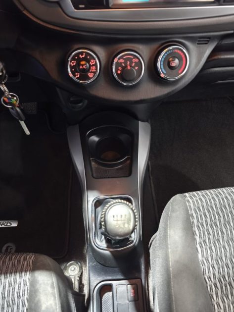 TOYOTA YARIS 100cv VVT-I DYNAMIC 5P faible kilométrage 