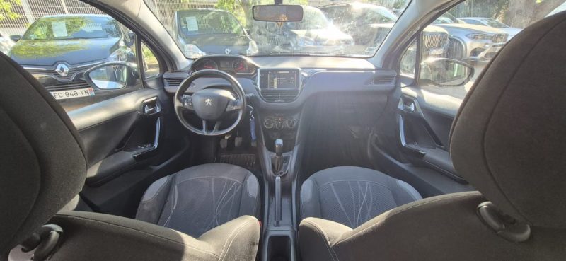 Peugeot 208 1.4 Hdi 68 ch Allure, Gris, *Clim*, *Idéale jeune conducteur*, *Régulateur de vitesse*