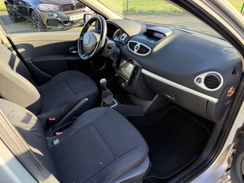 Renault Clio III 1.6 16v 110ch Expression  Pour pro ou mécaniciens 