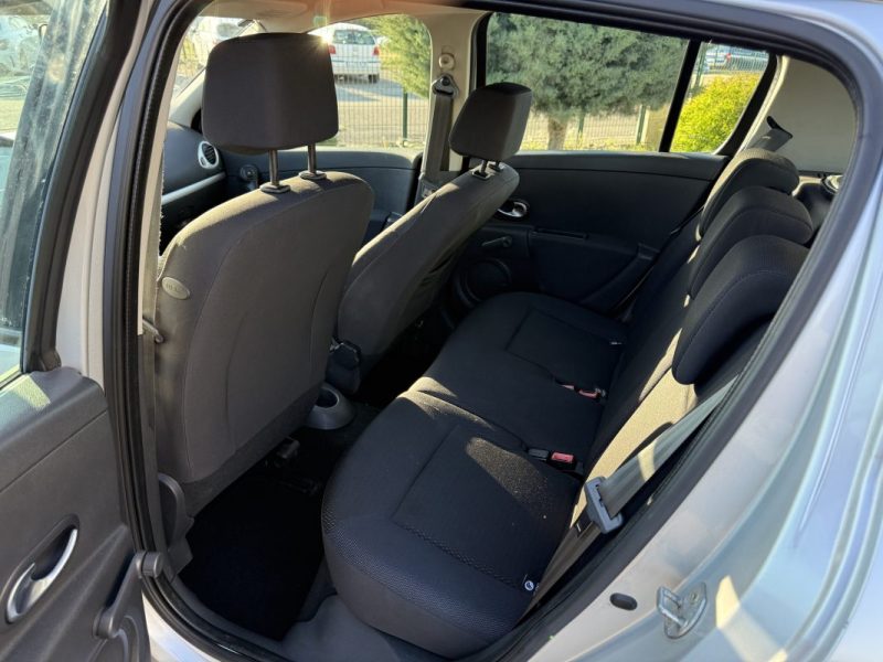 Renault Clio III 1.6 16v 110ch Expression  Pour pro ou mécaniciens 