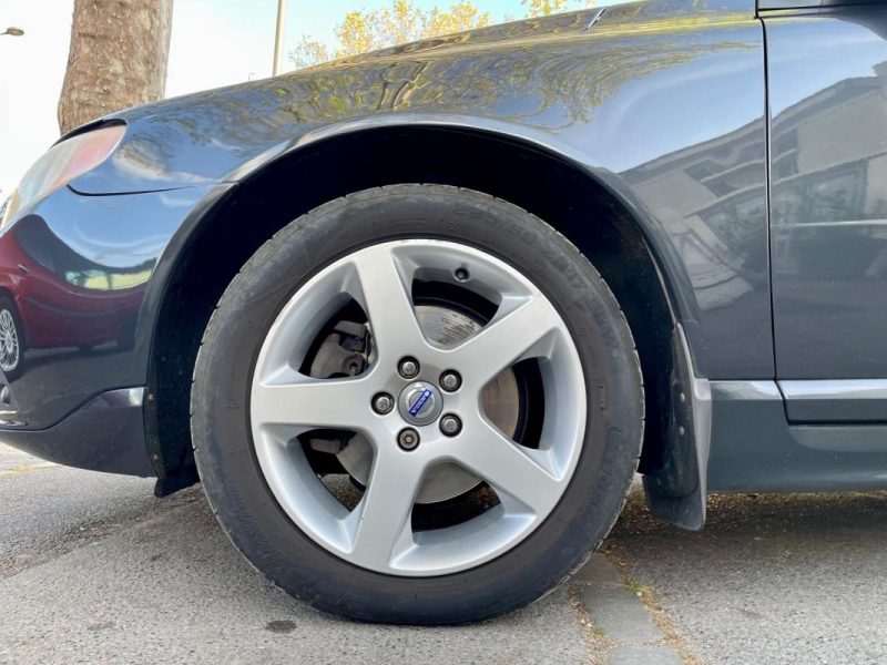 VOLVO V70 2.4D 175 SUMMUM 