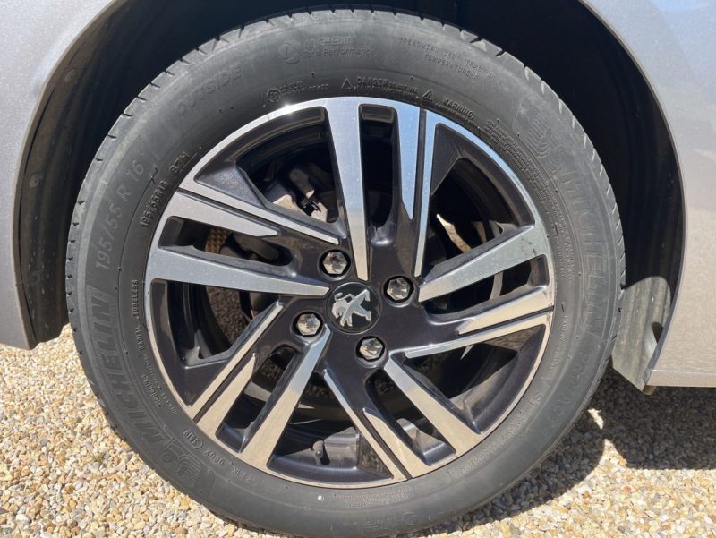 PEUGEOT 208 101 ch S&S BVM6 ALLURE 
