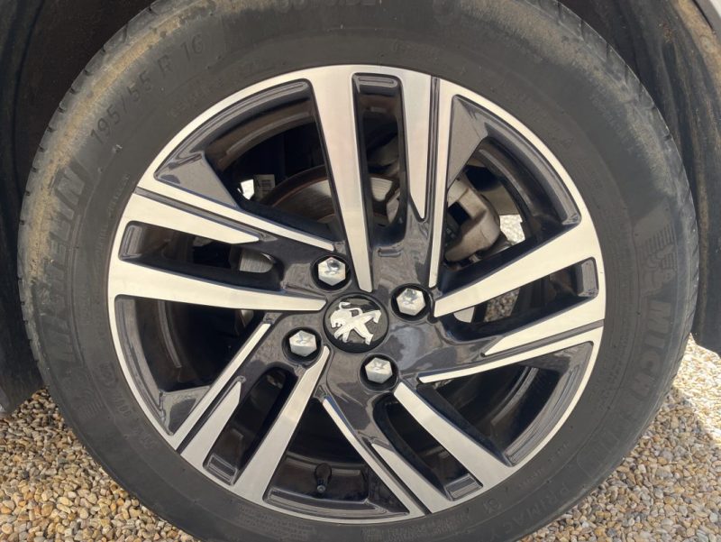 PEUGEOT 208 101 ch S&S BVM6 ALLURE 