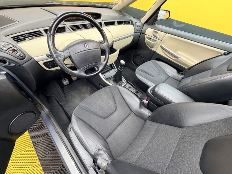 RENAULT AVANTIME 3.0 V6 207CH