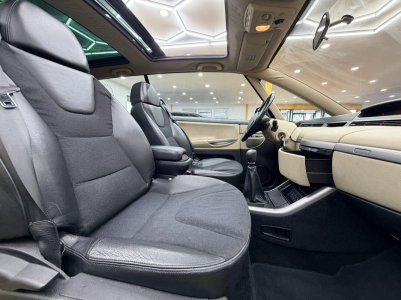 RENAULT AVANTIME 3.0 V6 207CH