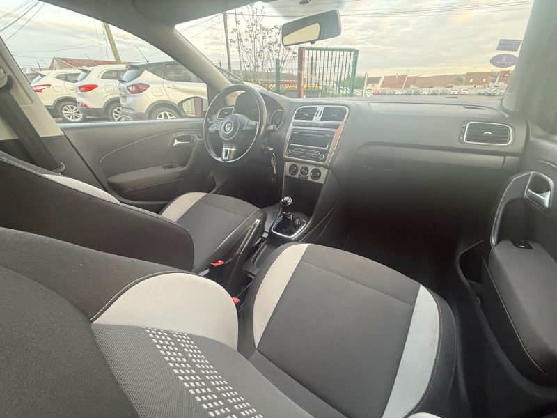 VOLKSWAGEN POLO 5 1.2I - 12V 60CV 1ER MAIN 5 PORTES 2013
