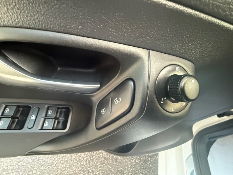 VOLKSWAGEN POLO 5 1.2I - 12V 60CV 1ER MAIN 5 PORTES 2013