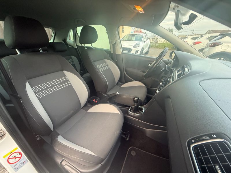 VOLKSWAGEN POLO 5 1.2I - 12V 60CV 1ER MAIN 5 PORTES 2013