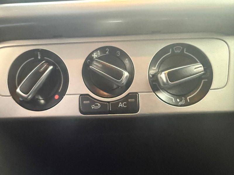 VOLKSWAGEN POLO 5 1.2I - 12V 60CV 1ER MAIN 5 PORTES 2013