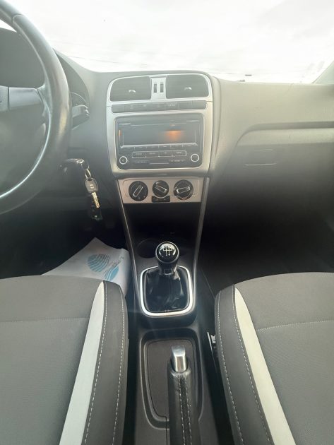 VOLKSWAGEN POLO 5 1.2I - 12V 60CV 1ER MAIN 5 PORTES 2013